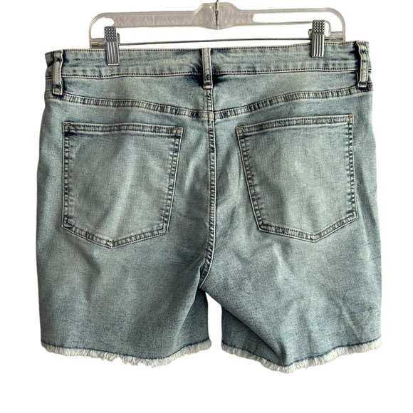 No Boundaries Denim Junior’s Bermuda Shorts • NWT • Size: 17 - Picture 3 of 4